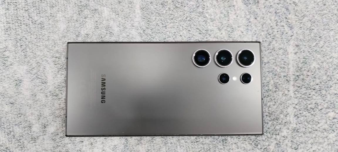 هاتف سامسونك اس 24 الترا
مستعمل لمده شهرين 

ذاكرة ٢٥٦ 

مكفول من التبديل والعطل 

توجد بي زلغ بسيط بالزاوية الفوك موضح بلصورة

سعر   (  ٨٢٥  )
عنواني الناصرية مركز 

*********** + واتساب
