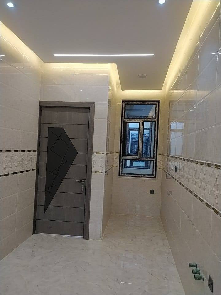 السلام عليكم
دار للبيع زراعي سند ٢٥
حلة نادرالاولى شارع الخدمي فرع سكلة صدام حي الزيتون 🍋 🍋 
مساحة ١٣٠م واجهة ٦ونص

طابقين بناء حديث تسليم مباشر 🏛️ 
طابق ارضي ١غرفة نوم وصاله ومطبخ وكيلدور وكراج سيارة
طابق اول ٢غرف نوم وهول ومجمع صحيات
للاستفسار***********
***********
*********** ابواحمد
لبيع وشراء العقارات في بابل مكتب البيت الامين حلة نادر الأولى قرب آسواق الجمل ملاحظة نستقبل جميع عروض البيع والشراء والايجار الرهن
