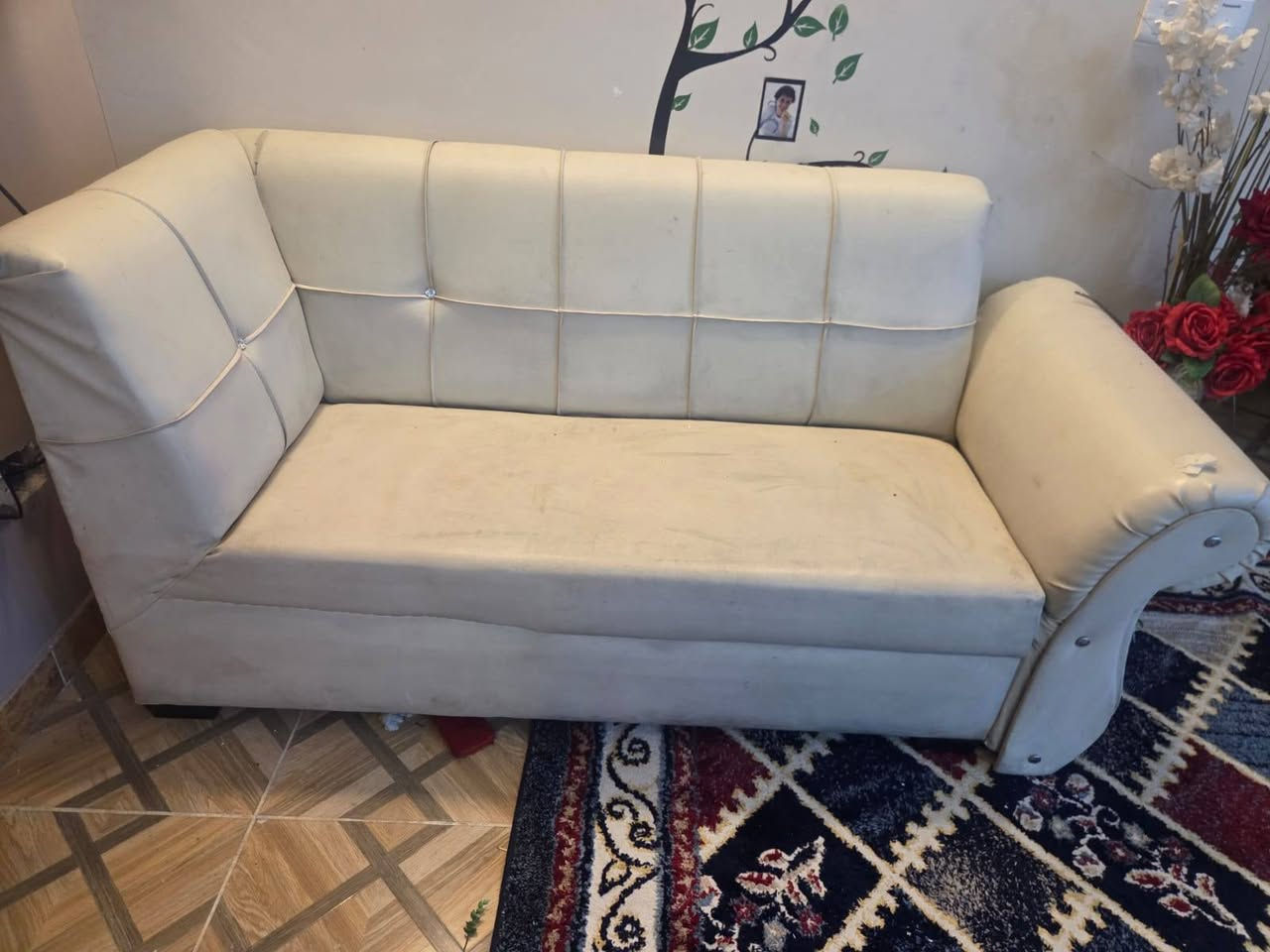 تخم جلد ابيض ثلاث قطع ١٧٥ الف
***********
