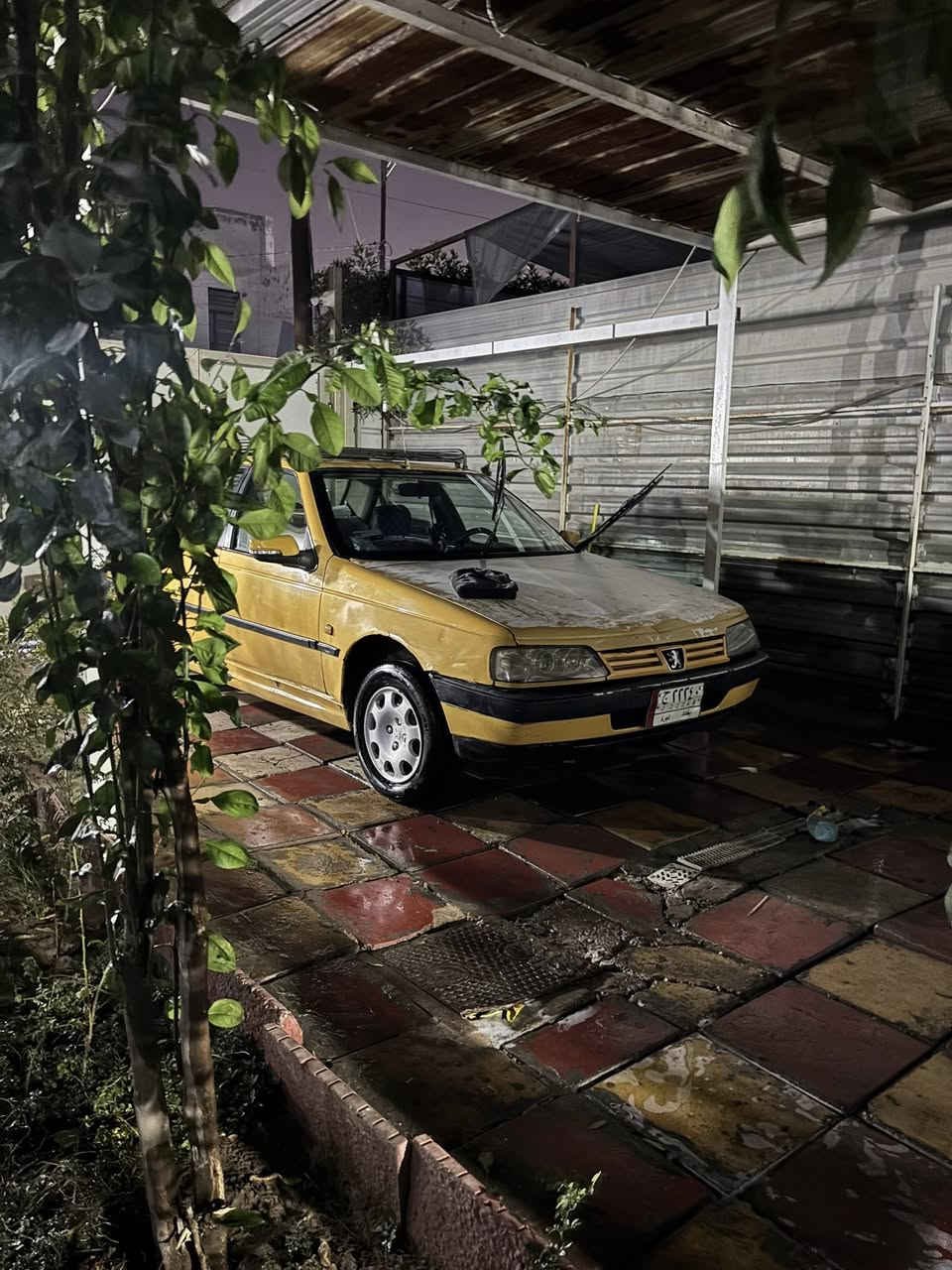 السلام عليكم بيجو ٤٠٥ glx
موديل ٢٠٠٩
بيها تبخير  والباقي كله نظيف وداخلها جديد١٠٠٪؜
مكاني بغداد الدورة
***********
