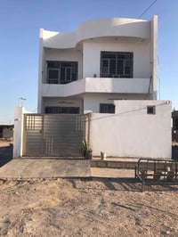 مشتمل 150 متر للبيع الوجه 7 ونص والنزال 20  قاطين 4 غرف نوم وباقي التف...