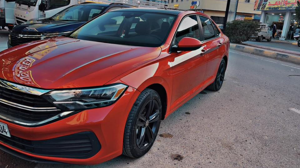 🚗 للبيع – VW Jetta 2023 SE Plus 🇩🇪

لون أحمر – استخدام شخصي – السيارة باسمي (رقم اربيل)

🔹 المحرك: 1500 تيربو

🔹 العداد: 31,000 ميل

✨ مواصفات فئة SE Plus :

• دخول ذكي + تشغيل عن بعد
•بصمة تشغيل
• مقاعد جلد
•گيجات دجتال
•هاندبريك بصمة
•هيتر مري جانبيه
• كرسي السائق كهرباء مع دعم فقرات الظهر 
• تدفئة مقاعد أمامي 
• فتحة سقف بانوراما

• شاشة ذكية + Apple CarPlay & Android Auto

• رادار أمامي وخلفي 

• نظام مانع تصادم أمامي وخلفي

🚧 الحالة:

• ضرر خفيف موضح بالصور 
•صبغ قطعتين جنطه وجاملغ خلفي 
• جميع الإيرباكات سليمة 

🔧 الصدر وكلشي شركة ماملعوب بيها نهائياً ولا گلوب مشتغل بالدشبول

🛞 تايرات جدد

⛽ استخدام بنزين محسن فقط ودهن راڤينول او ادينول

💰 السعر:17000 دولار – قابل للتفاوض للجادين 

📍 مكاني تكريت

📞 ***********
