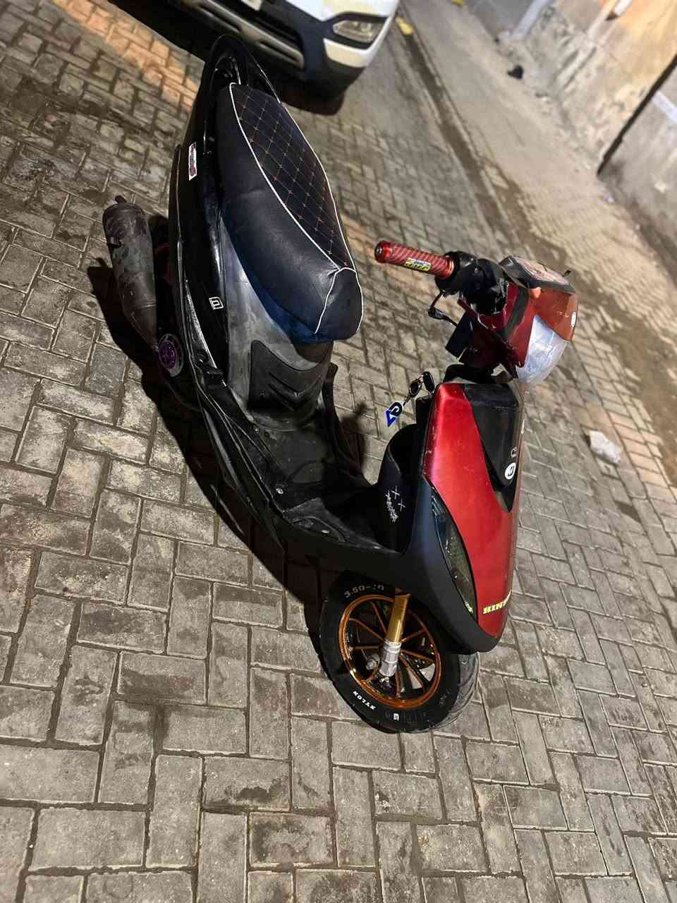 سلام عليكم
دراجه ماكس عدل بوشه ٤٩مفتوحه كلشي شغال بيه كهربائي بيه تزويد صدر رياضي عقل رياضي 
قبق فلاوين قطره دهن ستان نص 

للاستفسار 
***********
