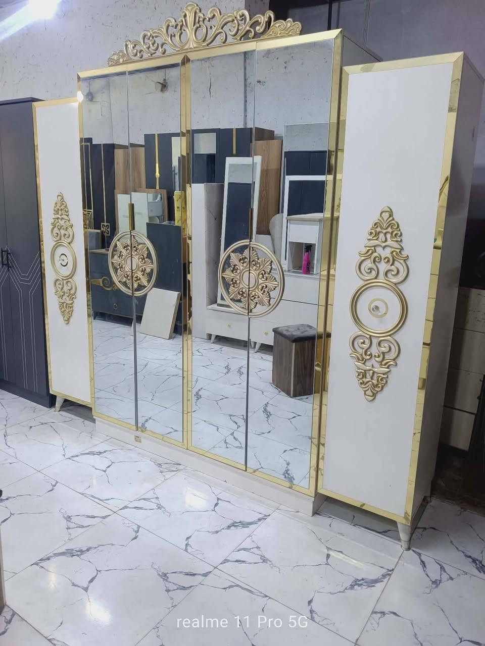غرفة نوم تركي مستخدم😍💥 
 نضافة95💯
عدد القطع / 9 🩷💥
نضام / ابواب هايدروليك🦋✨
سعر / 650🤍✨
شد ونقل داخل بغداد مجاني🛻
يوجود توصيل محافضات


**إذا كنت صاحب هذا الإعلان وتريد حذفه لأي سبب، رجاءا أرسل رسالة إلى الدعم الفني**