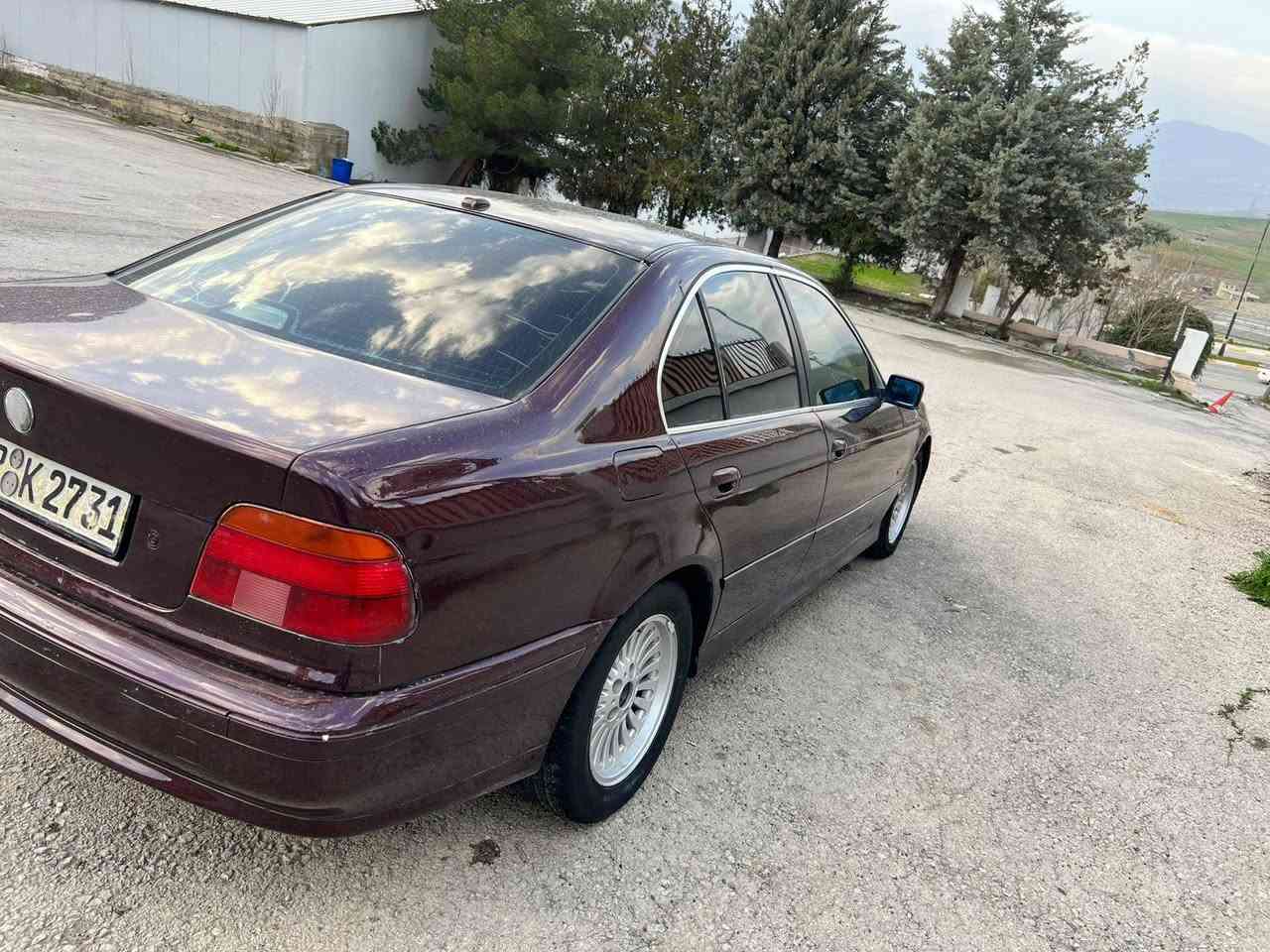 bmw
مؤديل 99مكينه 525
كيرمكينه به شرت سبوخ حيزام سقف بشرت 
منه فيست باكانه سعر 50محامله
سه وداش ده كم به ئافانتي 
***********
