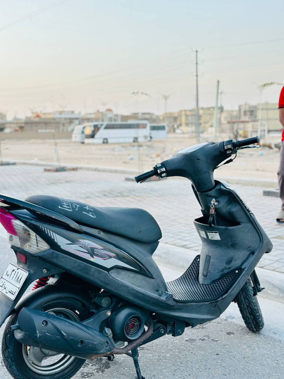 ماكس للبيع مابيها اي نقص كامله 
مامفتوحه سعر 800 كله بلادي 
***********
