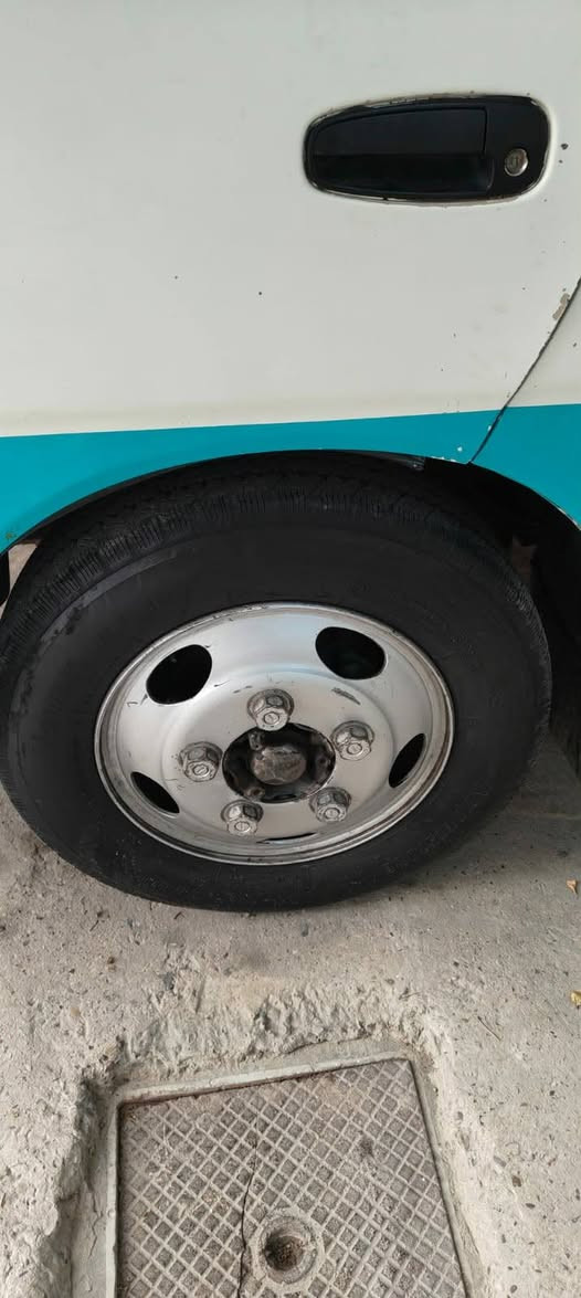 السلام عليكم..
كوستر 2001 رقم انكليزي

مصفره هيئه وغرامات 

مجموعه كامله مكينه كير اكسل خير من الله 

منظومه غاز 80 لتر وركه اضافيه تبريد محور 

صدر جديد  دبلات بوش طبلات مطبات. مجمع ستيرن 

بس الكشر مثل ما موضح بلصور. مكانها بغداد الشعب 

تحويل ثاني يوم سعرها 155

وبيها مجال حك الجيه 

رقم صاحب السياره ابو محمد رضا 

***********
