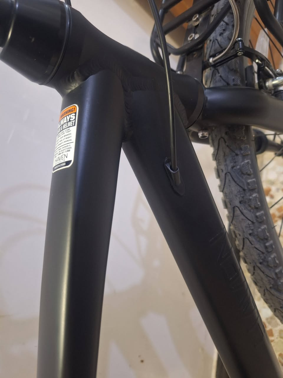 دراجة ترحال ماركة هافين الامريكية
C700 x45
حجم الفريم : M
المعدن : المنيوم 
اللون : اسود طافي
بريكات : بروماكس
جرس فر يجي مدمج بالستيرن
ناقل السرعه من مايكروشفت ٨ سرع
سرج طبي مريح يلائم المسافات الطويلة
اسلاك كلها دفن بالفريم
ويالة كمبيليون
قبضات ربر مريحة 
ركبة ستيرن متحركة

الملحقات : 

1-سيبايه عدد ٢ المنيوم مخصصة للترحال اصلية 
2-جنطة اصلية ماركة روك بروس 
3-لايت مسطرة بروجكتر امامي اصلي المنيوم شحن تايب سي زنون قوي جدا جدا بقوة 2800 لومن.
4-حامل موبايل اصلي المنيوم
5-مطارة وحامل المطاره اصلي 
6-قفل صونده اصلي جديد
7-حقيبة ترحال جديدة اصلية ماركة تنربط ع السيباية الخلفية. 

دراجة جديدة كليا طك فلين نظافة ١٠٠% استخدام قليل جدا شكلها وتصميها راااقي ومرتبة وسريعه وسلسه ومريحة بالقيادة واحلى واضخم من الصور بهواي وكل ملحقاتها جديده. 

السعر ٤٠٠ الف (سعر ثابت-قفل)
بغداد السيدية تقاطع درويش


**إذا كنت صاحب هذا الإعلان وتريد حذفه لأي سبب، رجاءا أرسل رسالة إلى الدعم الفني**