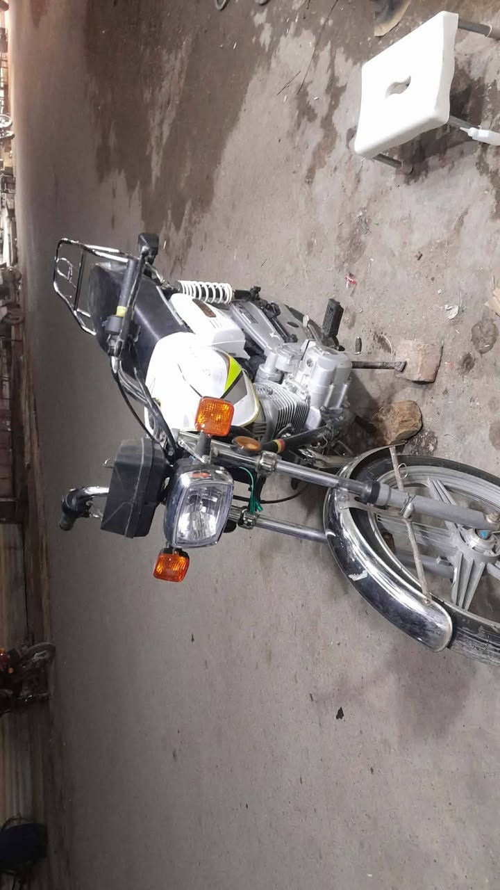 سيفان لبيع كامل مابي أي نقص موديل ٢٠ بي أوراق سعر ٣٥٠ مكاني بعقوبه الهويدر رقم ***********
