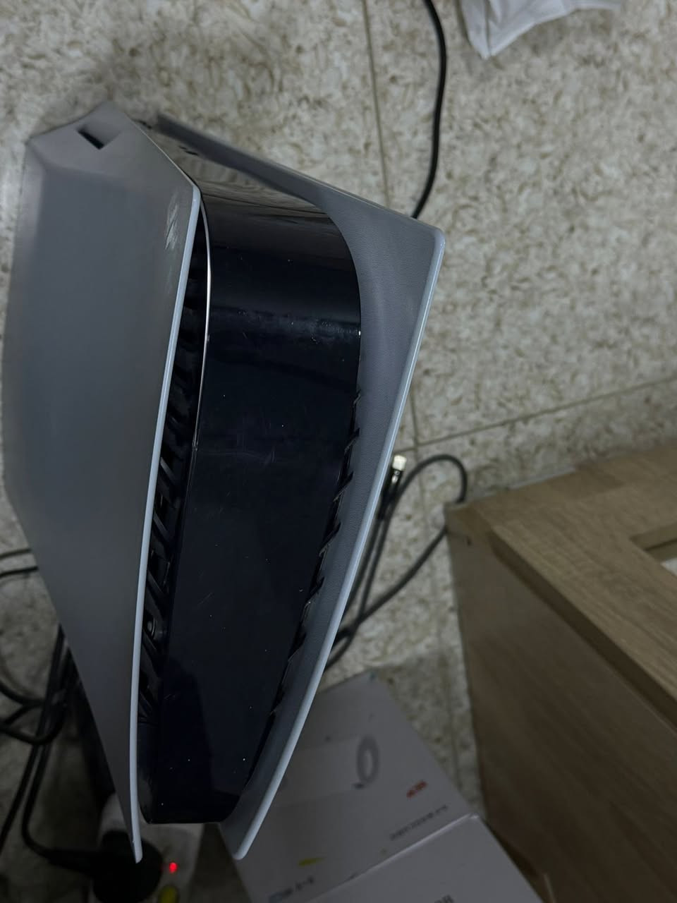 بلي فايف للبيع جوستكين + هارد ١ تيرا يعني البلي كله غيغاته تيرا و ٨٢٥ ميغابايت قفله ٦٥٠
التواصل واتس ***********
