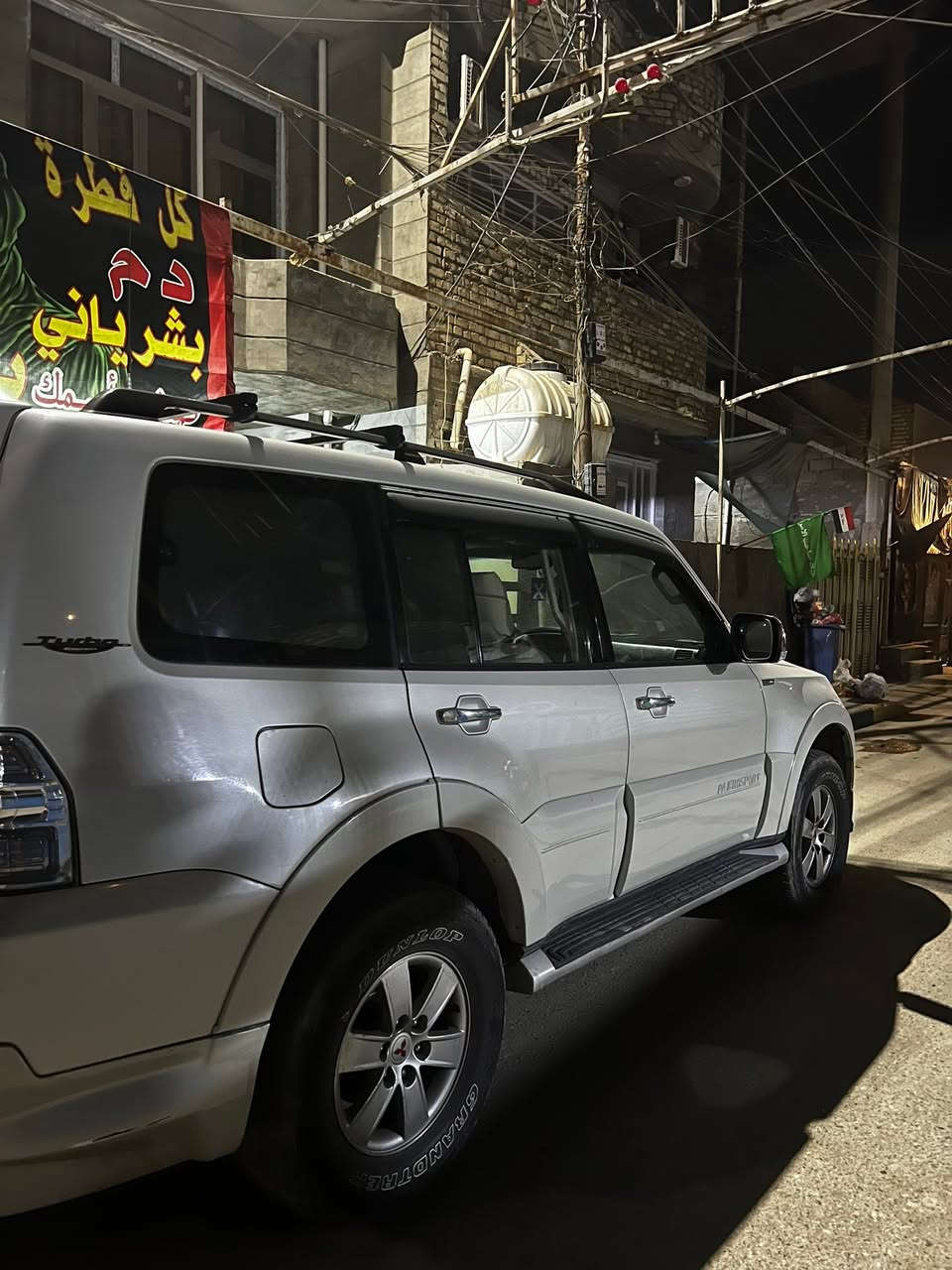 باجيرو رقم بغداد مكفوله كفاله عام اي ضرر مابيها 2008 محرك 3000 سعر 115 وبيها مجال .رقم*********** بيع مستعجل
