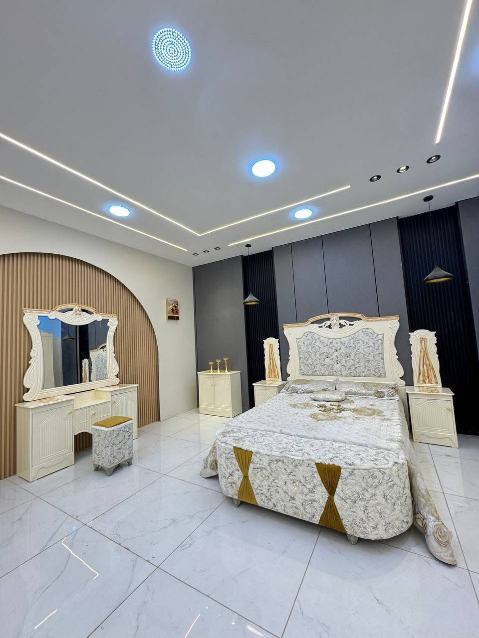 حصرياً الموديل الجديد
السعر مليون دينار فقط 😍

غرفه نجاره قتصاديه 🛌

متكونه من 9 قطع مميزه 

الكنتور ارتفاع 240 طول 320 

مع الزاويه مجموع الطول 4 امتار 

السمك الخارجي للغرفه 5 ملم انديف

والسمك الداخلي 3 ملم معاكس ابيض

سعر الشازلون الخزان 75 الف 

سعر الشازلون المقعد 50 الف 

متوفر توصيل وشد داخل بغداد 😊

متوفر توصيل وشد لكافة محافضات العراق 🇮🇶


**إذا كنت صاحب هذا الإعلان وتريد حذفه لأي سبب، رجاءا أرسل رسالة إلى الدعم الفني**