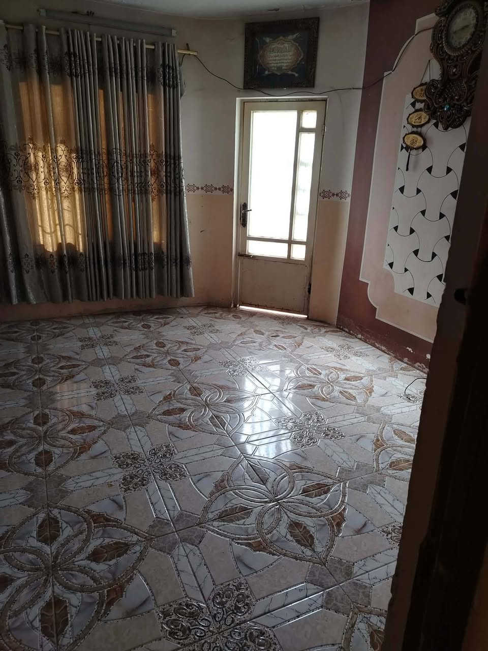 #دار_للإيجار_في_حي_صدام  

أهلاً بكم في عقارات مكتب #علي_المجو_الحمداني  – صفحة مختصة في العقارات الراقية والمميزة ان كان بيع او ايجار في ꧂أحياء الموصل الأيمن والأيسر ꧁ 

🪧نوع العقار : دار سكني 

📍العنوان :حي صدام قريب على أسواق  

المساحه :110مً  

📋التفاصيل:   غرفه صاله استقبال مطبخ صحيات  ترك كراج  

#بدل_الايجار_250الف_قابل_للتفاوض 

مطلوب عائله صغيره 
إذا ترغب بعرض عقارك في المكتب 
ماعليك سوا  التواصل عبر الخاص مباشر


**إذا كنت صاحب هذا الإعلان وتريد حذفه لأي سبب، رجاءا أرسل رسالة إلى الدعم الفني**