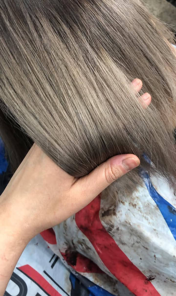 لون هادئ وراقي يناسب كل البنات 😍
شعر صحي + لون فخم = إطلاله تخطف الأنظار 
🤍لون شعر يخلي الكل يسأل: وين مسويته؟
واكيد يم كويــــ👑ــــــن !
📍 العنوان: المدحتية / الجمعية مقابل أسواق حاتم للتسوق المنزلي
📞 الحجز: ‏‪***********‬‏ 
#اكسبلور #اضافات #اكسبلور_explore #explorepage #اكسبلور_فولو #explorar #الشعب_الصيني_ماله_حل😂😂
