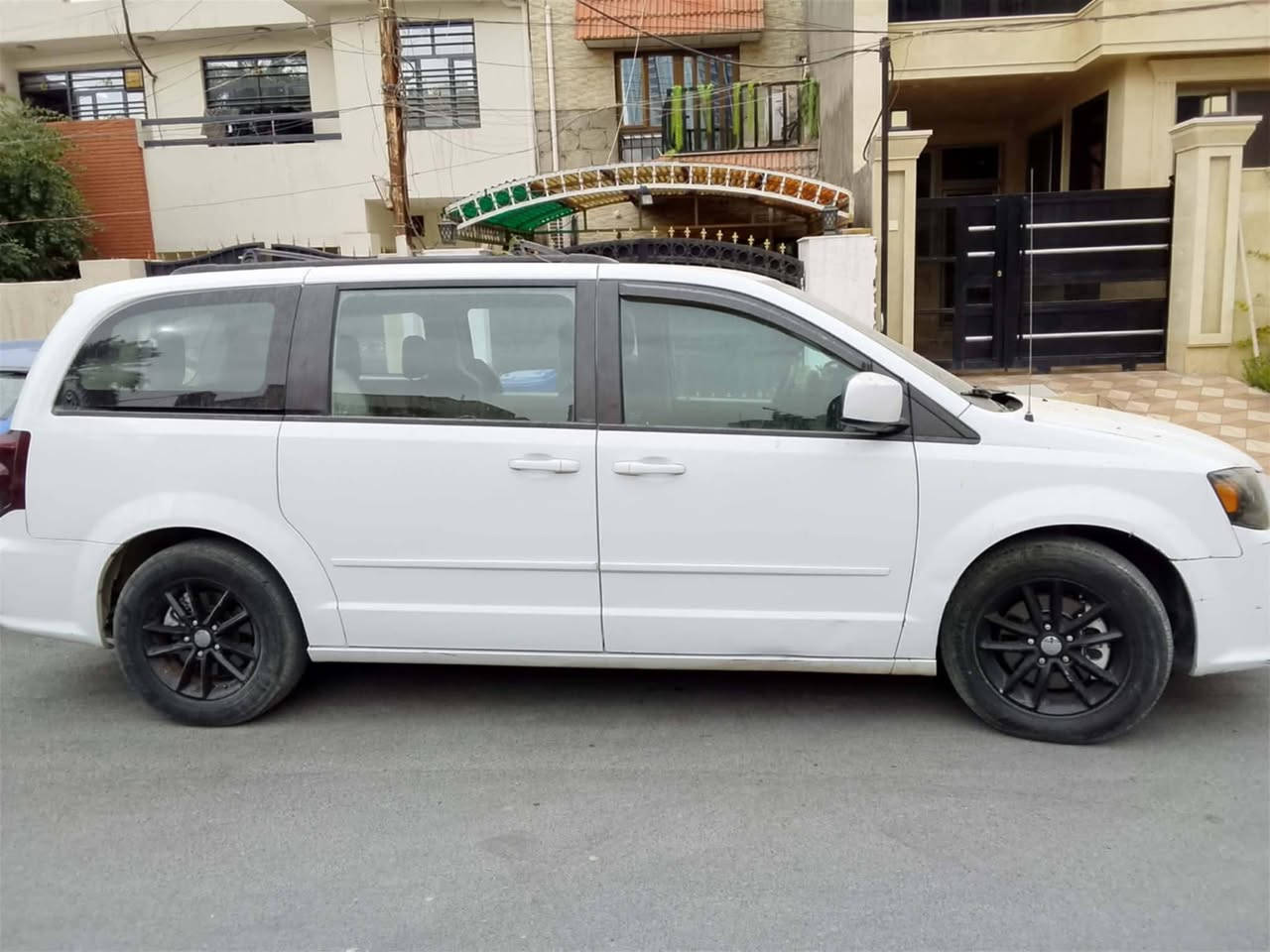 دوج كرفان موديل 2014
فول مواصفات حادث موضح بصورة رقم بغداد
السعر140وبيها مجال
المكان بغداد الكرخ
‏‪0770 280 9511‬‏ وانا مكلف بالنشر
