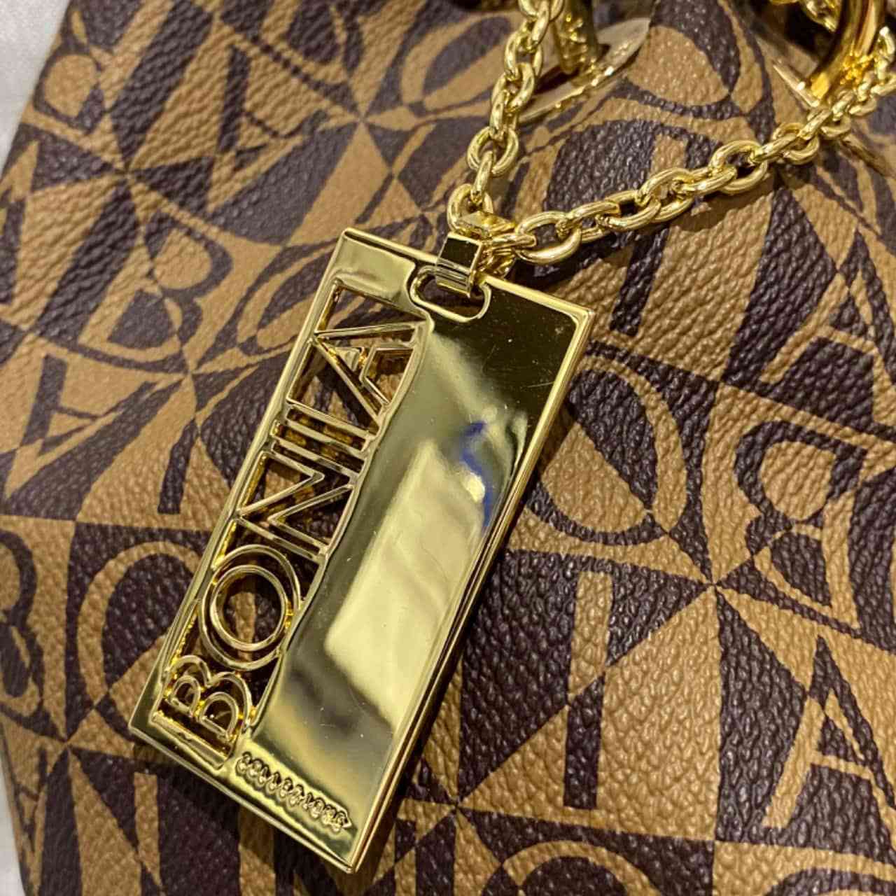 حقائب نسائية متوفرة بأسعار مناسبه 
متوفر توصيل لكافة المحافظات


**إذا كنت صاحب هذا الإعلان وتريد حذفه لأي سبب، رجاءا أرسل رسالة إلى الدعم الفني**