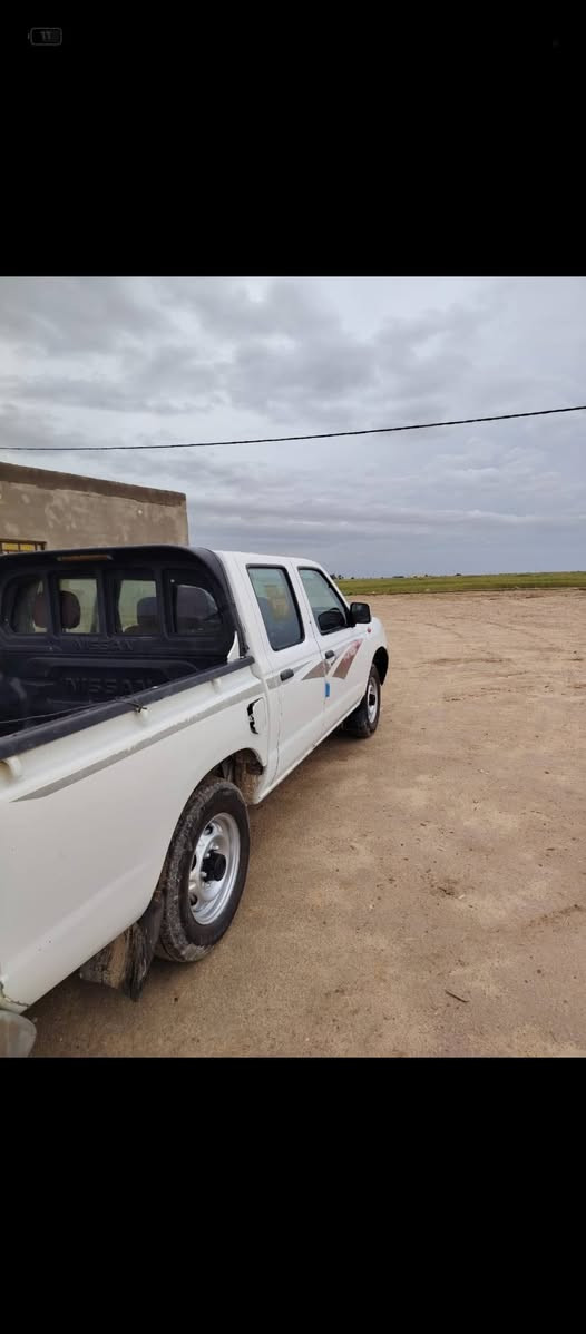 السلام عليكم للبيع نيسان 2014 
للاستفسار على رقم (***********)
