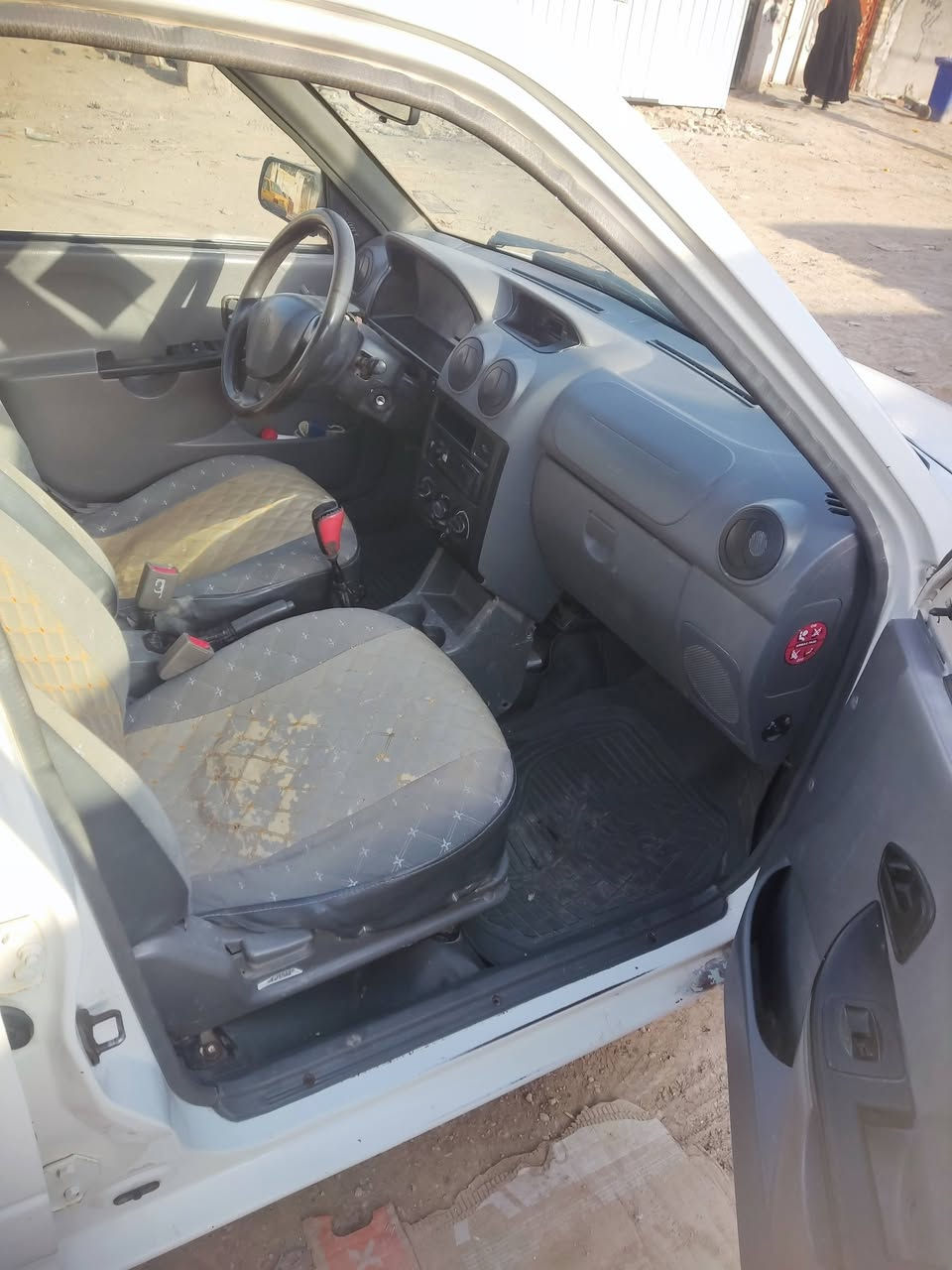 السلام عليكم سايبه للبيع موديل 16 سياره مكينه  حداديه خير من الله السعر 38 رقم قادسيه مكان السياره ديوانيه. ***********
