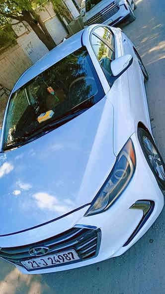 السلام عليكم 
النترا 2017 وارد امريكي 
رقم سليمانيه
نص فول 
ظربتها جاملغ خلفي وأمامي 
معمره تعمير كامل من كير ومكينه وكهربائيات
كشنات تدفئه وتبريد 
كامره خلفيه 
تحكمات استيرن 
مكينه 200 دوش 
السياره شوفت عينكم 
مكانها بغداد الكاظمية 
السعر 127 
للاستفسار ***********
