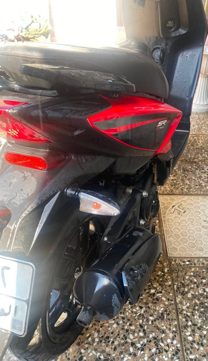 السلام عليكم ابريليا ايطالي محرك 150 CC نظام abs الدراجة جديدة على وضع الشركة ماشية 5 الف تقريبا مرقم اربيل بأسمي السعر مليونين و200 الف مكانها الدورة 
متواجد وتساب ***********
