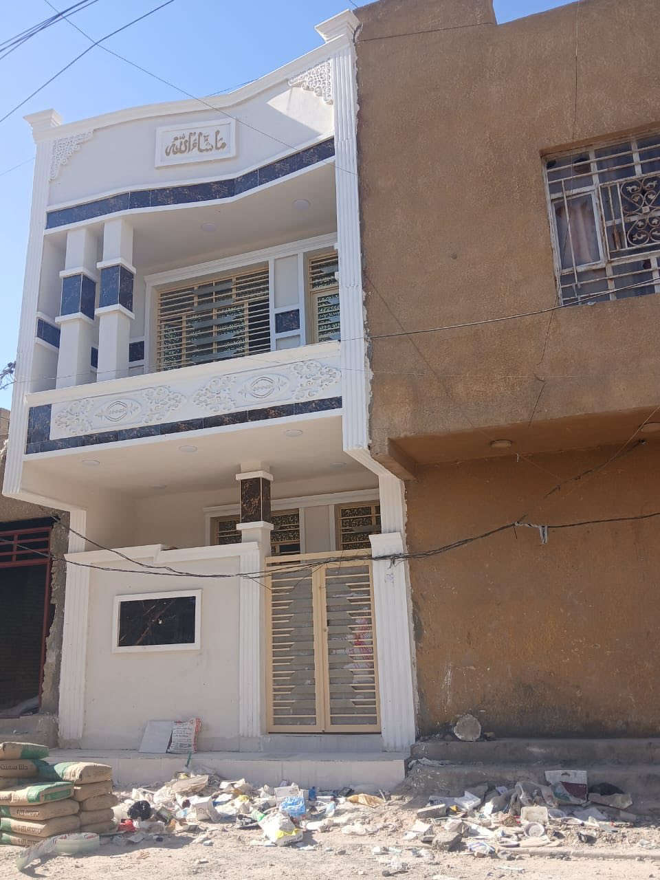 دار للبيع مساحه 50متره بحي سلام يم الاسوق التوت بناء حديث نوع للعقار سند اصفر من جهه القناه فتحه ثانيه سعره على خاص ***********
