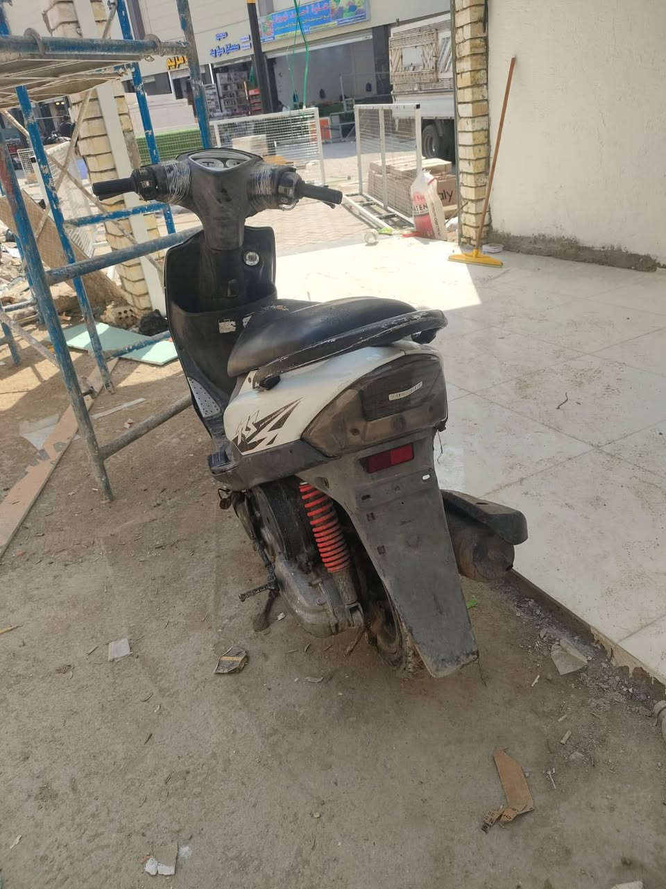 ماكس عدلة للبيع مجفتة جديد النواقص مالتها عمبار امامي ولايت فقط السعر ٥٥٠ مستعجل على بيعتها تواصل *********** مكاني بغداد البلديات
