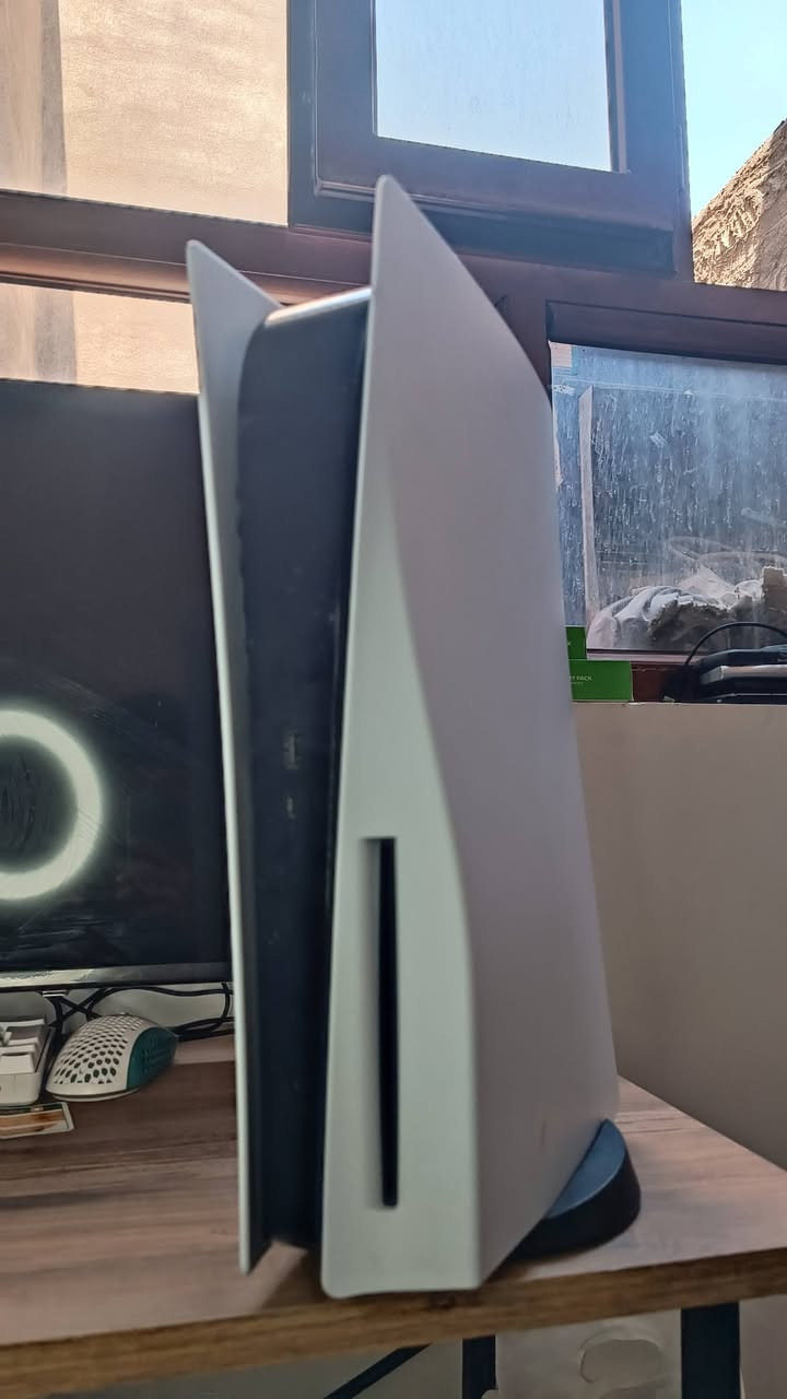 للبيع بلي فايف فات جهاز نضيف مابي عيب ريجن 1 امريكي ويا قرص ذلاست  وكارتون كامل نضام 12.70 يعني عن قريب يتهكر سعرة 635 الف للأتصال ***********

