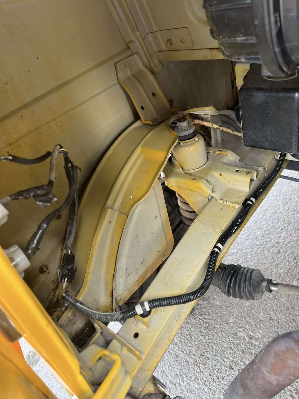 السلام عليكم
تكتك للبيع موديل 21 شهر 11 
مرقمه سنويه باسمي هزه جديده
بيها ضربه بالغد الايسر معمره 

العنوان / بغداد شارع حيفا 
***********
