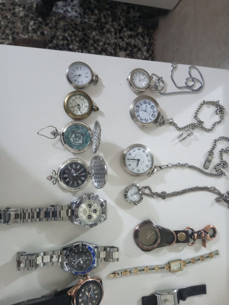 بعد اذن الادمن 
ابيع شلع وكل الساعات شغاله 
السعر 200. الف


**إذا كنت صاحب هذا الإعلان وتريد حذفه لأي سبب، رجاءا أرسل رسالة إلى الدعم الفني**