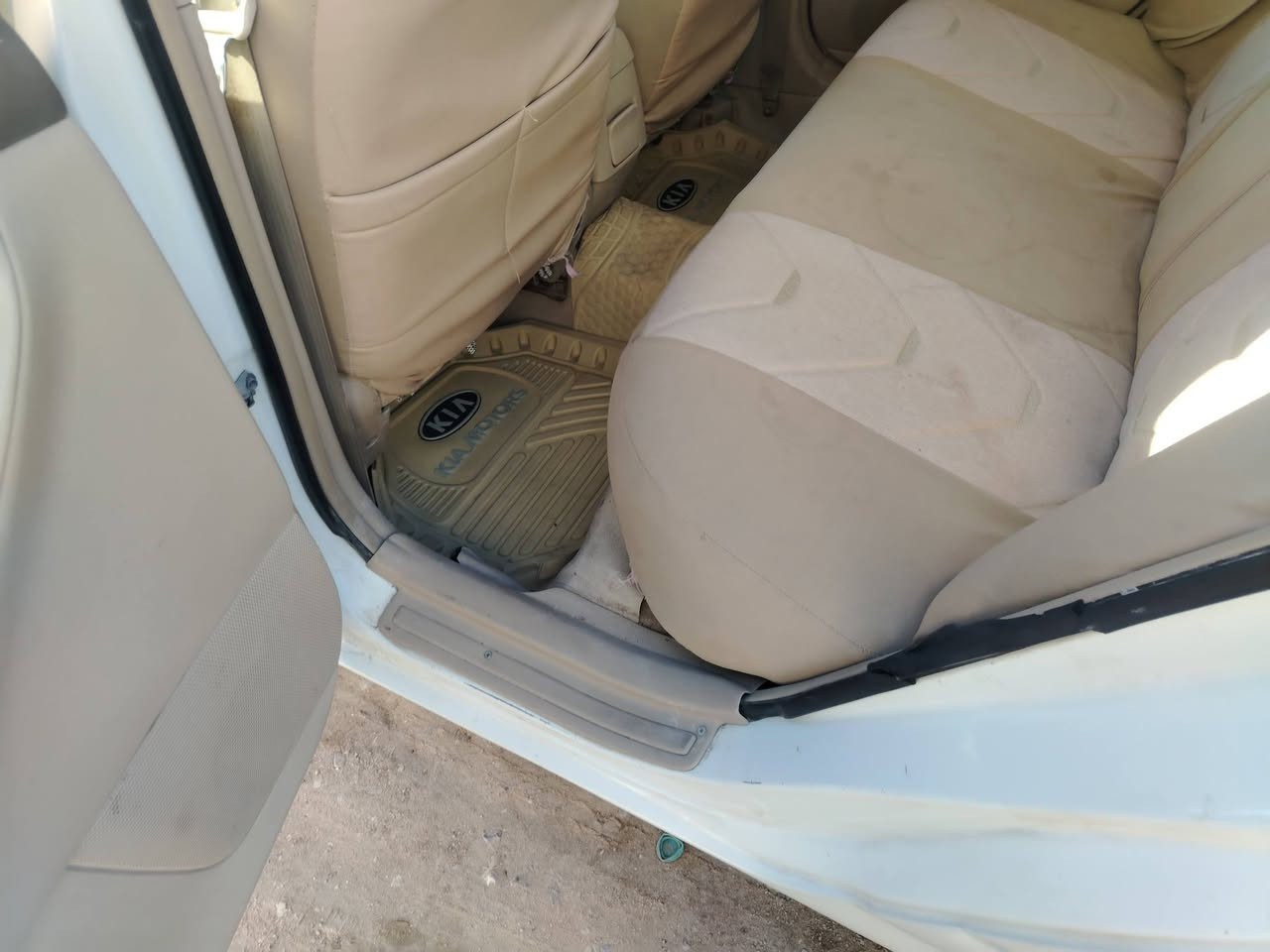 كورله ٢٠٠٧ سياره نظيفة بيها ضربه صغيره بالمكدر مال السائق الخلفي بيها خدشات قليله البيبان بس ابيع صبغ حزام مكينه وكير وتبريد كلها شغاله رقم بغداد راعيها يمي سنويتها لغايه ٢٠٢٩ رقم انكليزي السعر ٨٥ ورقه وبيها مجال قليل رقم الهاتف ***********
