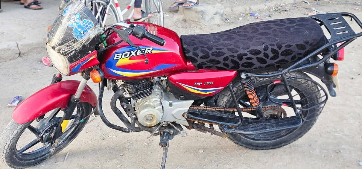 للبيع بوكسر موديل 2020 اوراق اصولي سعر 800 وبيها مجال مفتوحه بستم فقط  كهربائيات جاهزه مكاني ناصريه قضاء الاصلاح ***********
