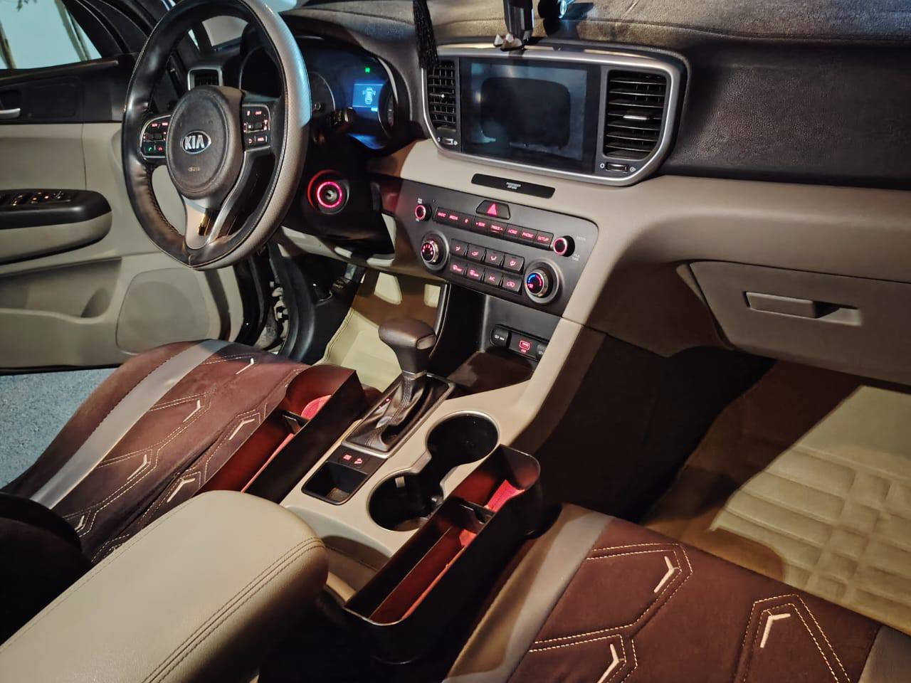 سبورتج وارد موديل 2020
محرك 2400
رقم أربيل باسمي
ماشية 55000
السعر 158
للتواصل 
***********
