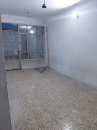 الإيجار مشتمل الشعب حي العقاري قرب مدرسة حماه الابتدائية  ٨٠م  ٢نوم  و...