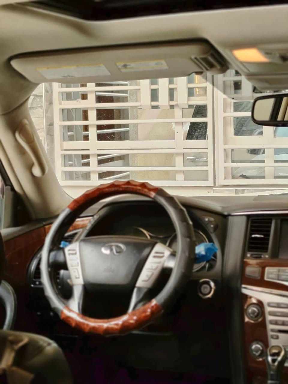 السلام عليكم
بعد التحية والتقدير 

انفنتي QX80 2018 امريكي 

 رقم بغداد 

مواصفات 

فورويل 

‏ كامرات 360

‏‎رادارات وبصمات وحساسات امامي وخلفي

‏‎قفل سرعة وانظمة تعليق 

‏‎دفلوك و وضعيات قيادة متعددة 

‏‎فور ويل

‏‎محرك 5600 v8 

‏‎مقاعد جلد طبيعي مع تطعيمات الابواب والدشبول

‏‎جميع المقاعد كهرباء امامي وخلفي

‏‎مقاعد تدفئة

‏‎مقاعد خزن ميموري 

تشغيل عن بعد 

كشنات هيتر

صندوق شفط

‏‎مقود كهرباء وخزن 

‏‎شاشات امامية وخلفية

‏‎خرائط

‏‎سماعات وريموت

‏‎

‏‎تبريد مركزي حدد لكل راكب

‏‎لايت زنون دوار مع الستيرن

‏‎مري قلابة

‏‎تشغيل عن بعد مع الكتلوكات

‏‎المقعد الخلفي منفصل VIP

وبعد هواي مواصفات 

تخم تاير وصدر وكير ومحرك وكهربائيات كلة بشرط 

مكاني الديوانيه***********

السعر///270///مجال بسيط

للبيع او المراوس
