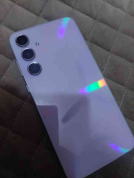 #البيع تلفون A55 5G سامسونج لون مميز ذاكر ٢٥٦ ضد الماء حماية كورلا كلاص  سماعة ستيريو بصمة شاشة شخط ما بي شرط فحص استخدام قليل جدا وين ما تفحص افحص سعر مناسب التلفون مميز بكل الأداء ***********
