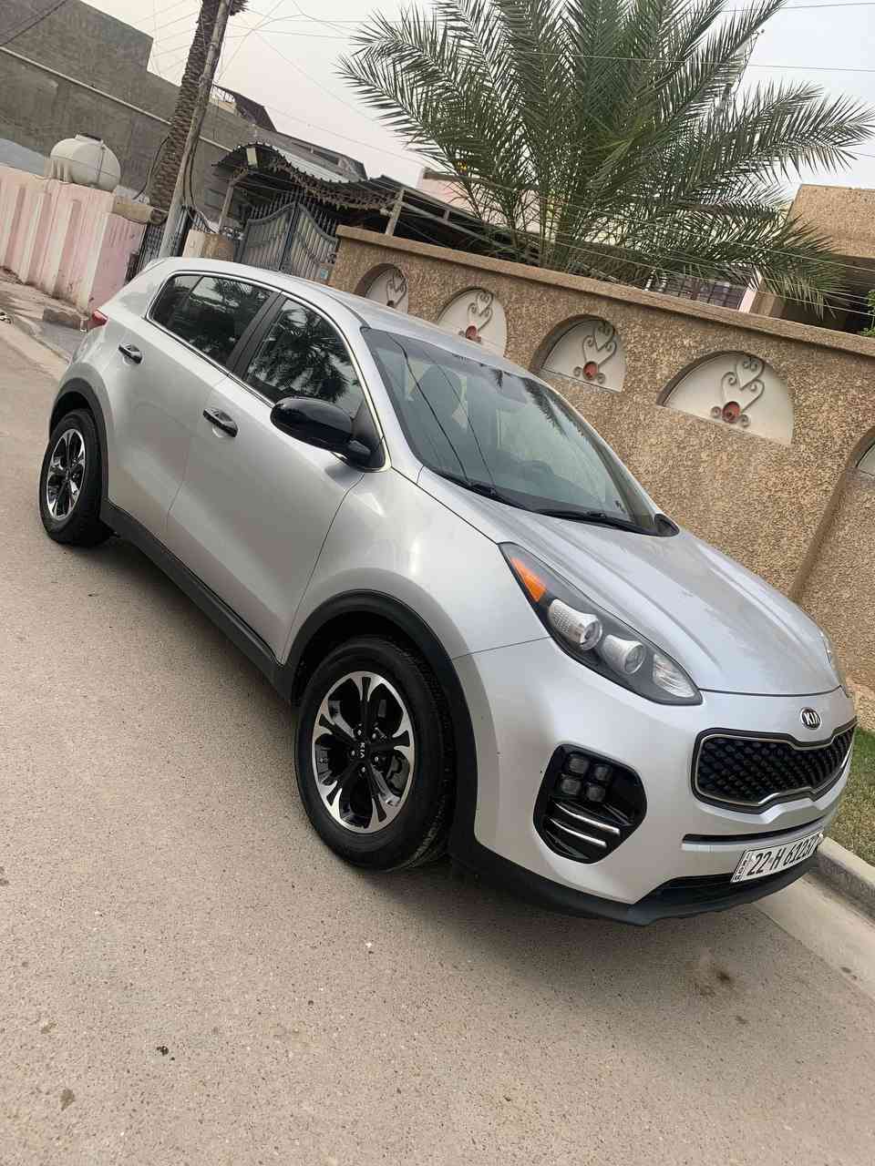 السلام عليكم كيا سبورتج امريكي للبيع موديل 2019
السعر 165 سويج لايت زينون اصلي
الحادث الهلال جاملغ خلف الصدر
 بدون ايرباك رقم اربيل بأسمي
 ماشيه 85 محرك 2400 جي دي اي 
تخم تاير جديد صدر جديد
ارضيه جلاتين تبريد قطعتين
كير محرك تبريد مكفولات
حساس خلفي شاشه تاب كامرا خلفيه كامرا اماميه تسجيل
مكاني الدورة الصحة ***********
