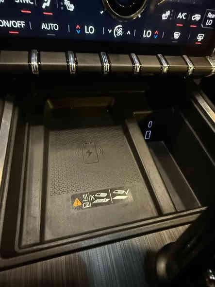 جمسي اكاديا 2024
 شكل الجديد 👍
هاي السياره لاتقارنها ويه الموديل السابق لان اكبر من الموديل  القديم واعلى 
‏👍ELEVATION فول 1/1
‏‎ 1/1فول مواصفات
‏‎الضرر جاملغ الايسر  فقط بدون دواخل بدون شواصي 
صوره ضرر موجود بلمنشور  👍
بانوراما  🏁
رقم بغداد
ويل كب 20
كير تعليك الجديد👍
عداد المسافة 6000ميل 
 محرك حجم 2500 تيربو 👍
رقم بغداد مميز 
‏‎ LED لايتات زينون اصل عالي وناصي مع
 رادار 360 امامي خلفي وجوانب 
كامرات 4 360درجة 
داتى شو 
‏‎حساسات خلفية •
‏‎حساسات و رادارات الاجتياز الجانبية (نقاط عمياء) •
‏‎بالمرايا الجانبية
‏‎شاشة الدشبول حجم كبير للتحكم بايعازات السيارة • تحكم فول كهرباء لكرسي السائق.
‏‎بصمات عدد 4 للابواب مع بصمة جنطة تعمل كهرباء وبصمة •
‏ ‎تشغيل عن بعد من قبل المفتاح
‏‎كشنات هيتر
‏‎ثلاث قطع تبريد •
الكشناب الخلفية منفصل  ‎السيارة 7 راكب 
‏‎جنطة كهرباء •
‏‎دبل كزوز •
‏‎تطعيم صاج لدواخل المركبة •
‏‎اشاير بالمرايا الجانبية •
‏‎تحكم ستيرن جهتين بلوتوث وحاكية وكروس سرعة •
توقف ذاتي وقيادة ذاتية  👍

نضام صوتي من شركة Boos 
وتحكم صوت
‏‎مانع انزلاق ABS نظام •

للاستفسار ***********
