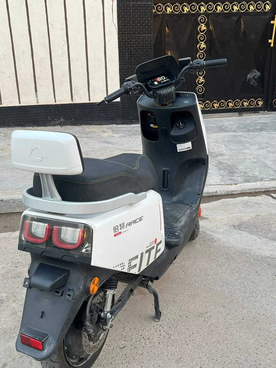 دارجه للبيع نوع تانك 2025نضيفه كلش ملف 2700 ست بطاريات ماشيه مثل ما موضح بالصوره السعر :950و بيها مجال


**إذا كنت صاحب هذا الإعلان وتريد حذفه لأي سبب، رجاءا أرسل رسالة إلى الدعم الفني**