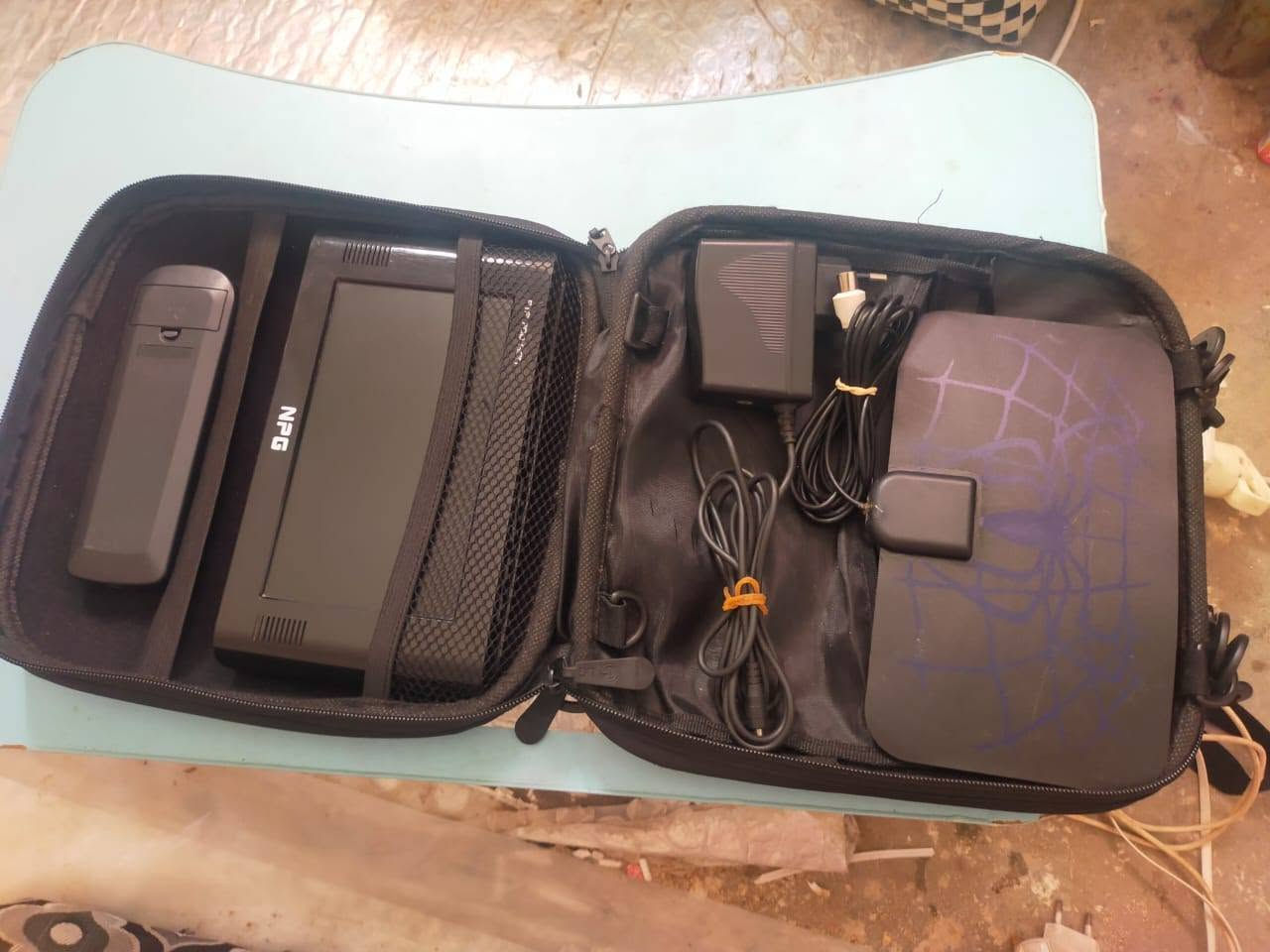 تلفاز7TNT بوس  
فيها TNT 
ف USB
ف mimuor Cart 
كتخدم بشرجور 12V
بيسا  ديال الخريج بقيا جديد 
معها شرجور 12V
لنطير TNT  
تليكمونض ديالها 
صوت والكلور فيها واعرين
للبيع تمان 350درهم
كندير توصيل اي مدينة
الي شاري معقول 
0601432363


**إذا كنت صاحب هذا الإعلان وتريد حذفه لأي سبب، رجاءا أرسل رسالة إلى الدعم الفني**