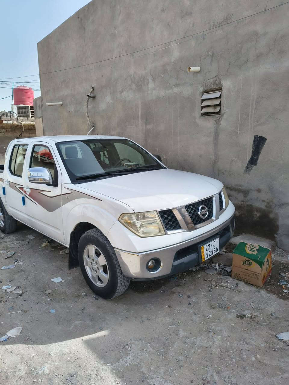 السلام عليكم .. نيفارا موديل 14 
بيهه باب تبديل وثاني بي صبغ قليل 
سياره جاهزه كير محرك حداديه  
رقم صاحب سياره انه مكلف بنشر
اتصال ***********
