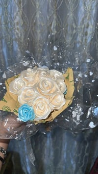 مفرش كلاسيكي • ورد صناعي • بغداد