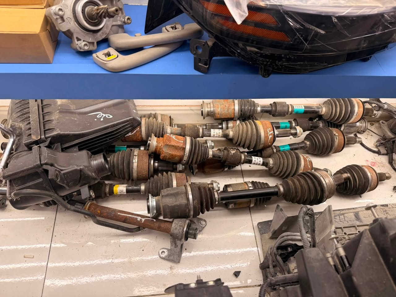🚗مركز  المحترف بقطع غيار هوندا 🇯🇵
🔧 ثقتك الأولى بقطع الغيار الأصلية، التجارية، والتفصيخ لهوندا
العنوان الاعظمية شارع عمر بن عبد العزيز مقابيل صيدلية الباخرة 
***********
***********
