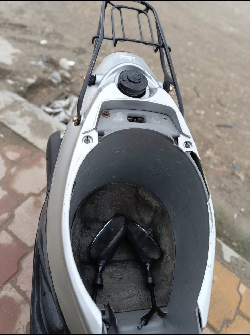 السلام عليكم 
للبيع بيجي خطين فحل حاويه برغي مامفتوح بيها شرط الفحص كلوب مامبدل بيها شرط وكاله وشرط فحل طالعه من المعرض صالها شهرين وصلها موجود مال حاويه وكتلوك اليابان موجود مكاني ناصريه مركز الشراي يتصل  ***********
