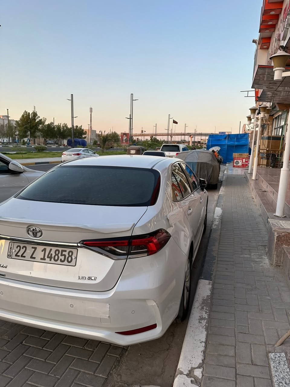كورلا تيوتا موديل 2025 بانزين فقط
وكاله ساس SAS تيوتا العراق ام الضمان
كفاله عامه 
المواصفات:
1.فول مواصفات السياره
2.ماشيه 22 الـف 
3.محرك 1800 بانزين GLi
4.بصمه تشغيل عدد 2
5.نضام ترحيب عند الاقتراب
6.حساس ابواب دخول ذكي
7.تبريد قطعتين منفصل
8.درايف مود
9.لايت  عالي ناصي اوتو+ بروجكتور لدزينون+لد صباحي زينون
10.كيجان شاشه ديجتال
11.شاشه نفكيشين + ابل كار باي واندرويد اوتو 
12.كامره خلفيه 360 درجه HD
13.حساسات اماميه خلفيه عند الاقتراب 
14.مانع انزلاق
15.منافذ شحن طاقه طاقه +منافذ شحن قطعتين
16.اشاير بل مري +مري شفط+تحكم مري جانبيه
17.شباك كروم 
18.ويل كب عدد (5) حجم 16 تايرات شركه ابلاديه اسبيرها منازل
18.حساس اطار + حساس لايت عالي ناصي اوتو
19.حساس مطر
20.تحكمات استيرن كامل 
21.اسلايد فتحه بنوراما 
الهاتف***********
العنوان : بصره جمعيات

