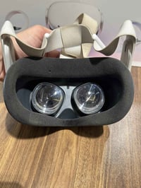 meta quest 2 ميتا كويست الاصدار الثاني مستخدمة جدا قليل نضافتها ٩٥٪؜ م...