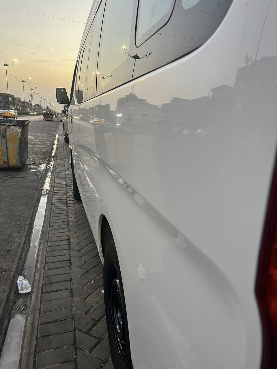 السلام عليكم
نيسان موديل 20 السياره مكفوله من الصبغ ماعده بارد قليل كلش السياره على وضع الشركه بلاديه ماشيه 140 
العنوان  البلديات السعر  255  $
الهاتف *********** هشام محمد
