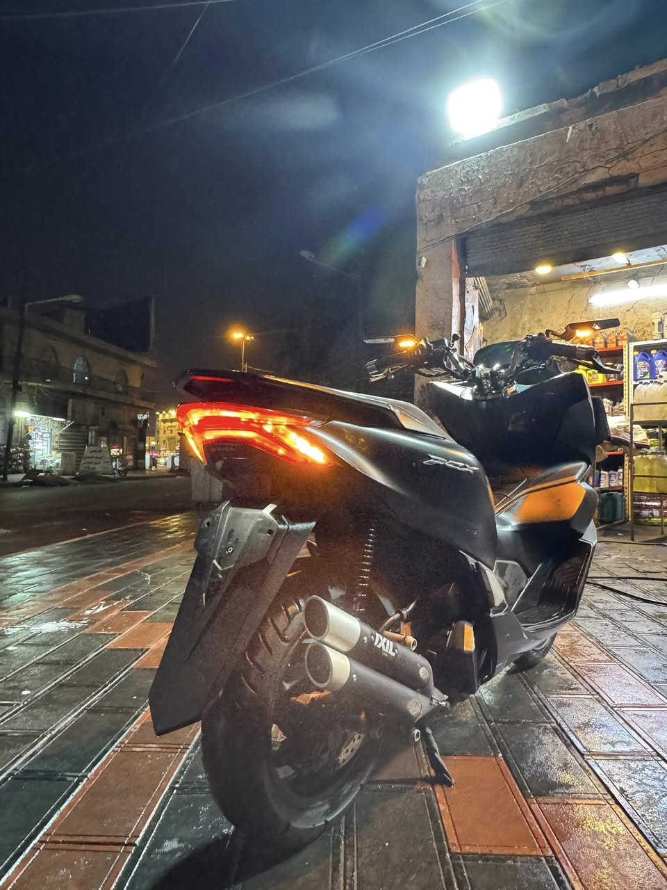 سلام عليكم pcx جيل رابع حساس ستان حساس ازدحام تدفئه يدات مري خفاش ام لاشاره وباقي الموصفات  معروفه الدرااااجه كفااله عامه مكانها كاضميه *********** سعرهاا ((١٦)) وبيه مجال شي بصيط (ملاحضه )( اوراق كامله اوراق  مزاد موجوده)
