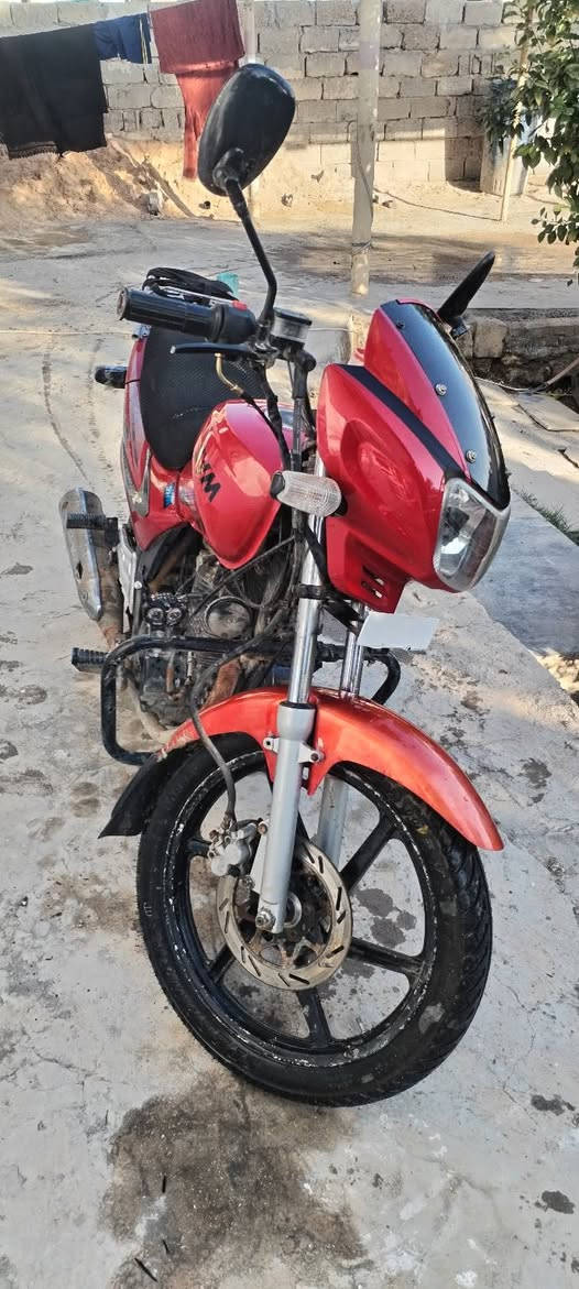 السلام عليكم موطور سايم نضيف حيل كهربائيات كله شغاله اوراق كامله السعر 650 وبي مجال بصيط رقم صاحب الموطور ***********
