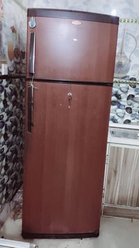 ثلاجة • أجهزة منزلية