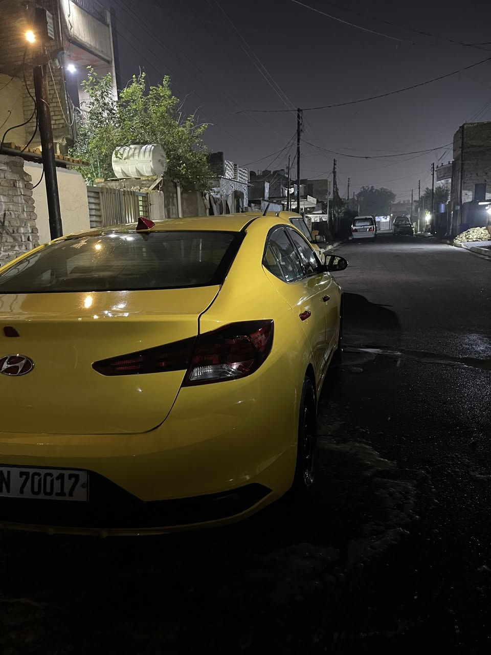 سلام عليكم 
الانترا 2020 واريد امريكي /2000مكينه/كير IT/ 
حساس تصادم /مانع انزلاق/شاشه كار بلي /وبيها بعد موصفات
بيع او مراوس السعر (130) وبيها مجال
***********
